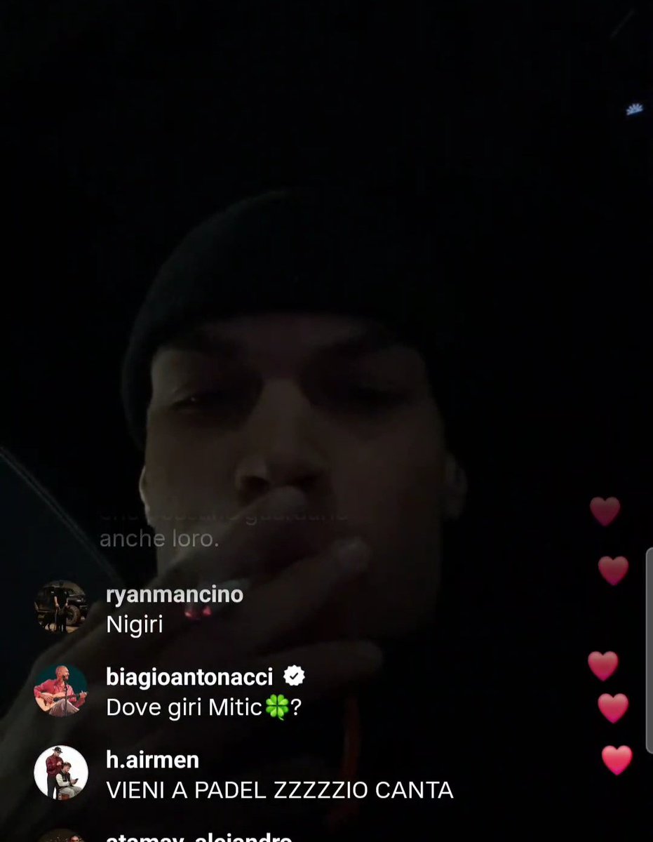 OgniRima's tweet image. Anche Biagio Antonacci come noi nella diretta di Blanchito!😍
#blanco #biagioantonacci