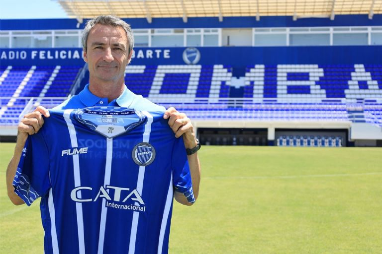 #Ovación90 José Mansur Pte. <a href="/ClubGodoyCruz/">Club Godoy Cruz</a> "Toedli no presentó la renuncia. Los jugadores lo respaldaron en el vestuario. Mariano es un caballero y esta haciendo un gran trabajo. Si suspenden el Gambarte vamos al Malvinas. " <a href="/radionihuil/">Radio Nihuil</a>