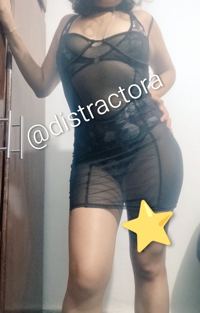 La distractora tweet media