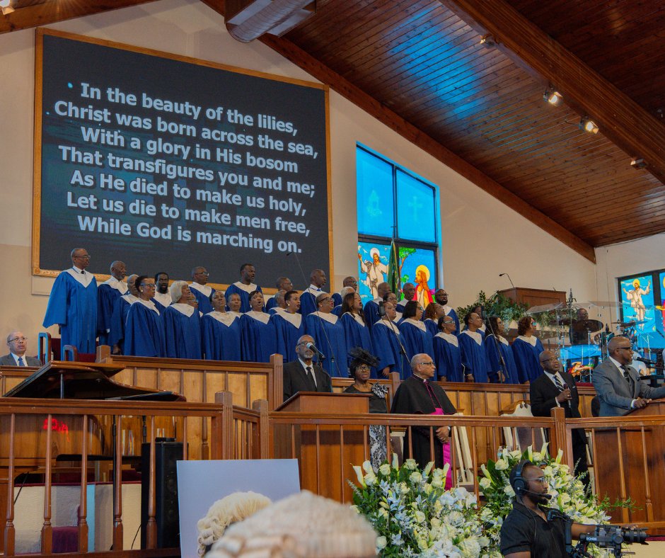 FNM Leader, the Hon. Michael C. Pintard, M.P. gave a heartfelt tribute to the late Mrs. Romona Farquharson-Seymour. Numerous FNM executives, supporters and friends showed up to celebrate her.

We are so thankful for her life. May her soul continue to rest in peace. 🕊️❤️