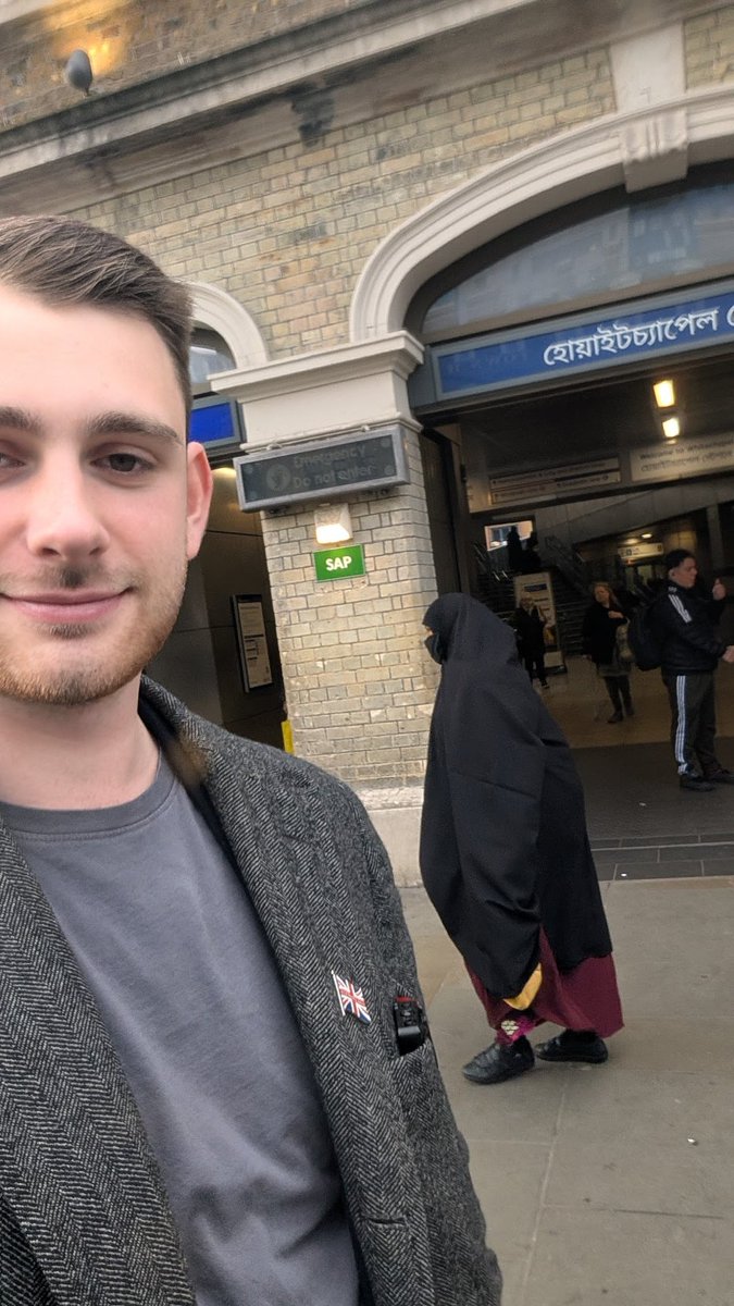 MontgomeryToms's tweet photo. Nice day out in London today :) https://t.co/ZXzxAdjkLu