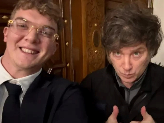 $LIBRA: FERRARO AFIRMÓ QUE "MILEI Y SU CÍRCULO ESTÁN HASTA LAS BOLAS"

Las declaraciones surgieron tras conocerse un borrador del contrato que Javier Milei habría firmado con Hayden Davis.

Testimonio de Maximiliano Ferraro en Radio 10

"Cada vez que vemos las pruebas que van a