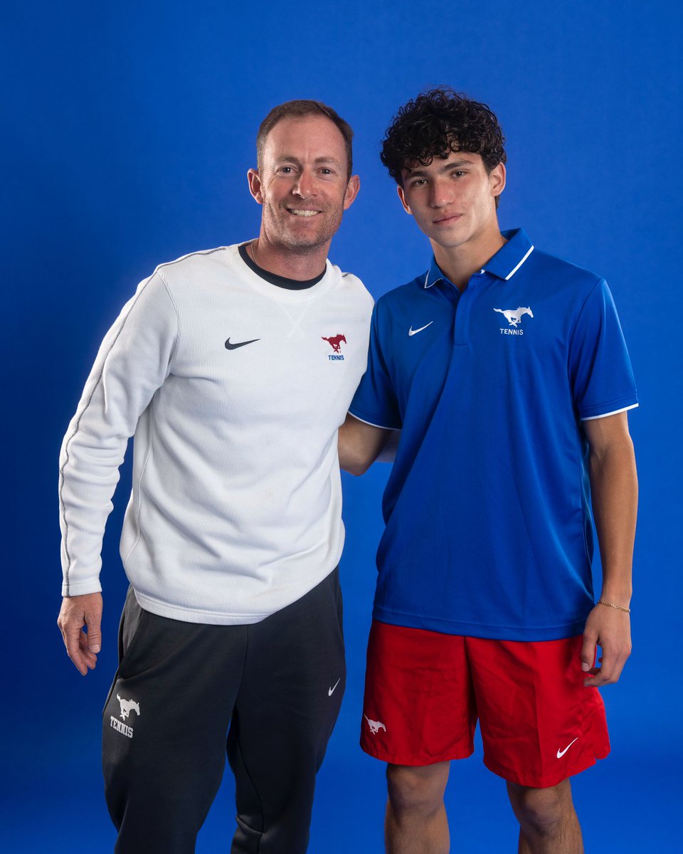 Parsa Bombs 💣 tweet media