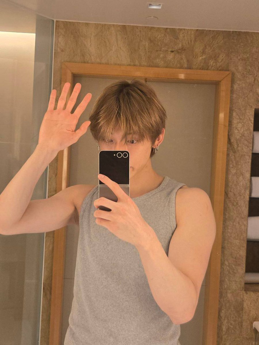 ᴋᴏᴋᴏ Zarel. tweet media