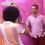 me recuso a acreditar que eu ficaria burra no bbb porque se eu tô numa edição com a ana paula renault e ela volta de um único paredão eu já entrego os pontos