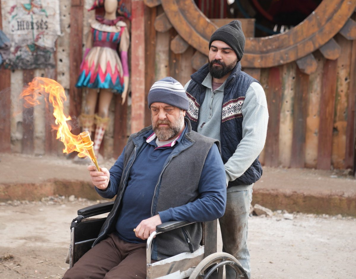 AliKrdee's tweet photo. من مسلسل #مطبخ_المدينة 
سعيد جدا بوقوفي أمام كاميرا المخرجة @RashaShurbatji شكرا أستاذة رشا 
وسعيد بوقوفي أمام قامة فنية سورية قديرة
  @AmalArafaa ❤️ 
والاستاذ  #فادي_صبيح
 #رشا_شربتجي #أمل_عرفة #رمضان https://t.co/jsmYvibsV3