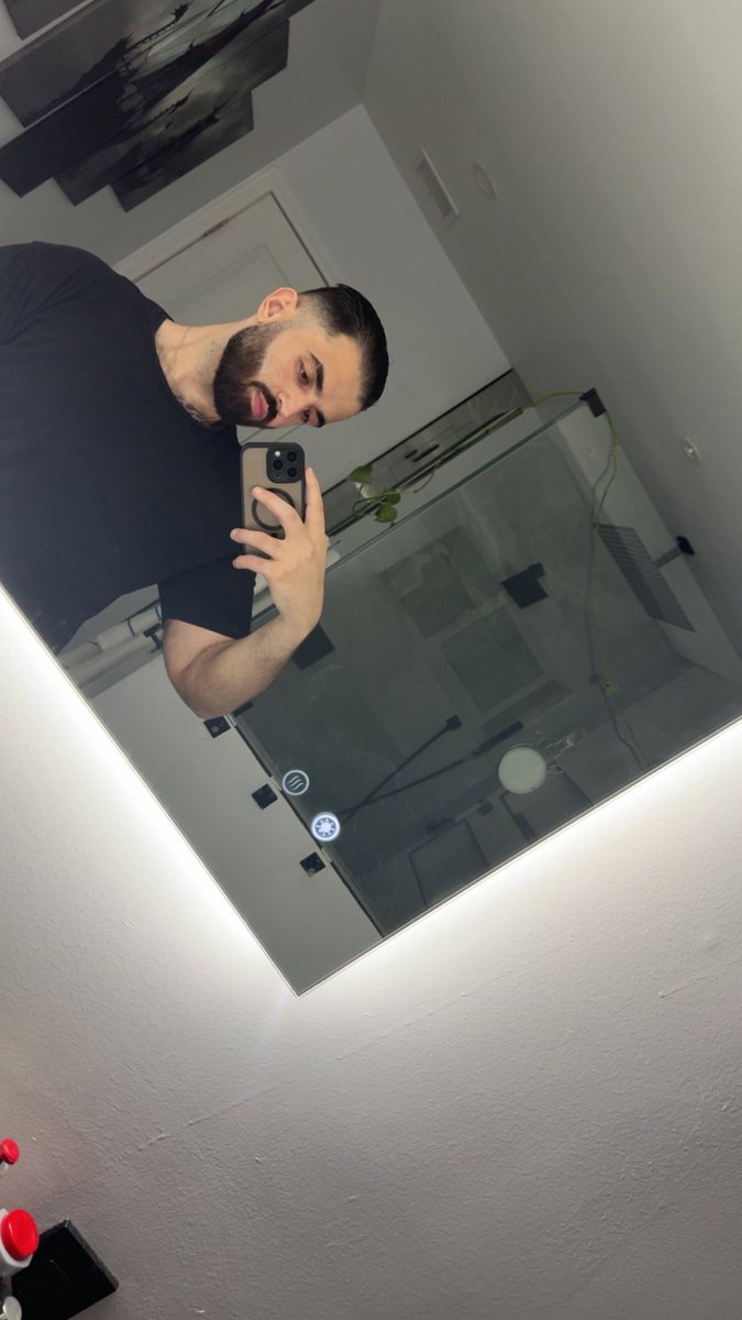 LilGrizzly tweet media