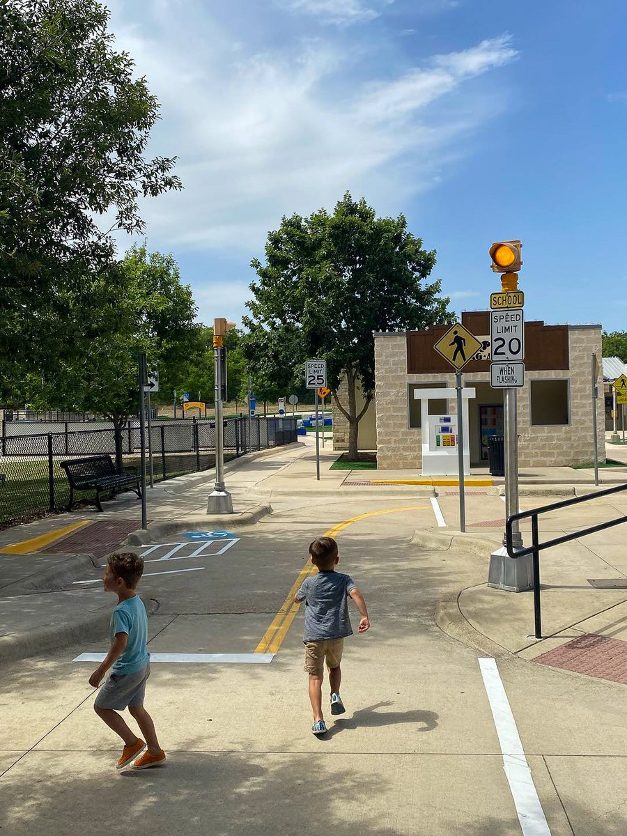 Go Round Rock tweet media