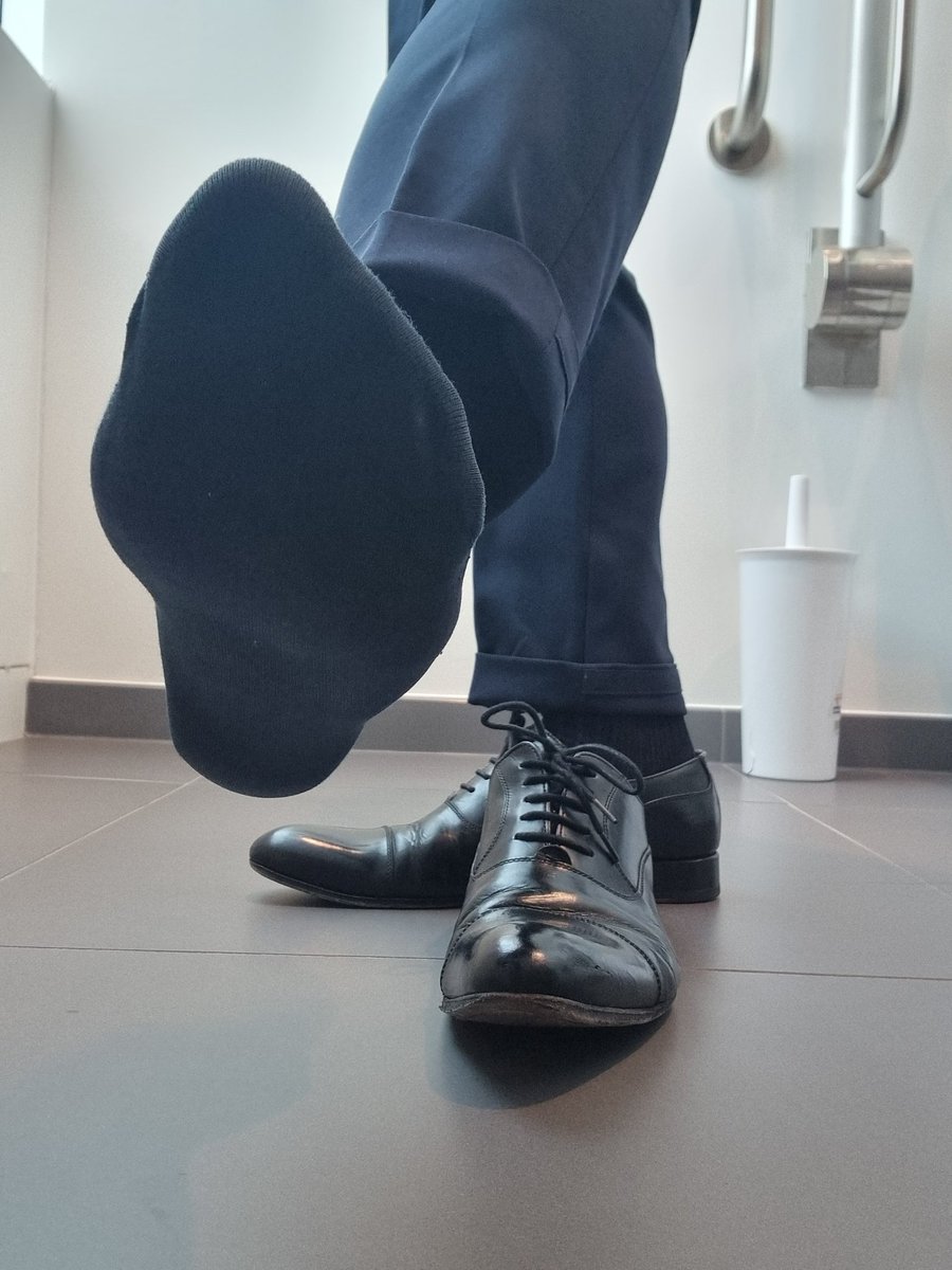 Suitsocks08 tweet media