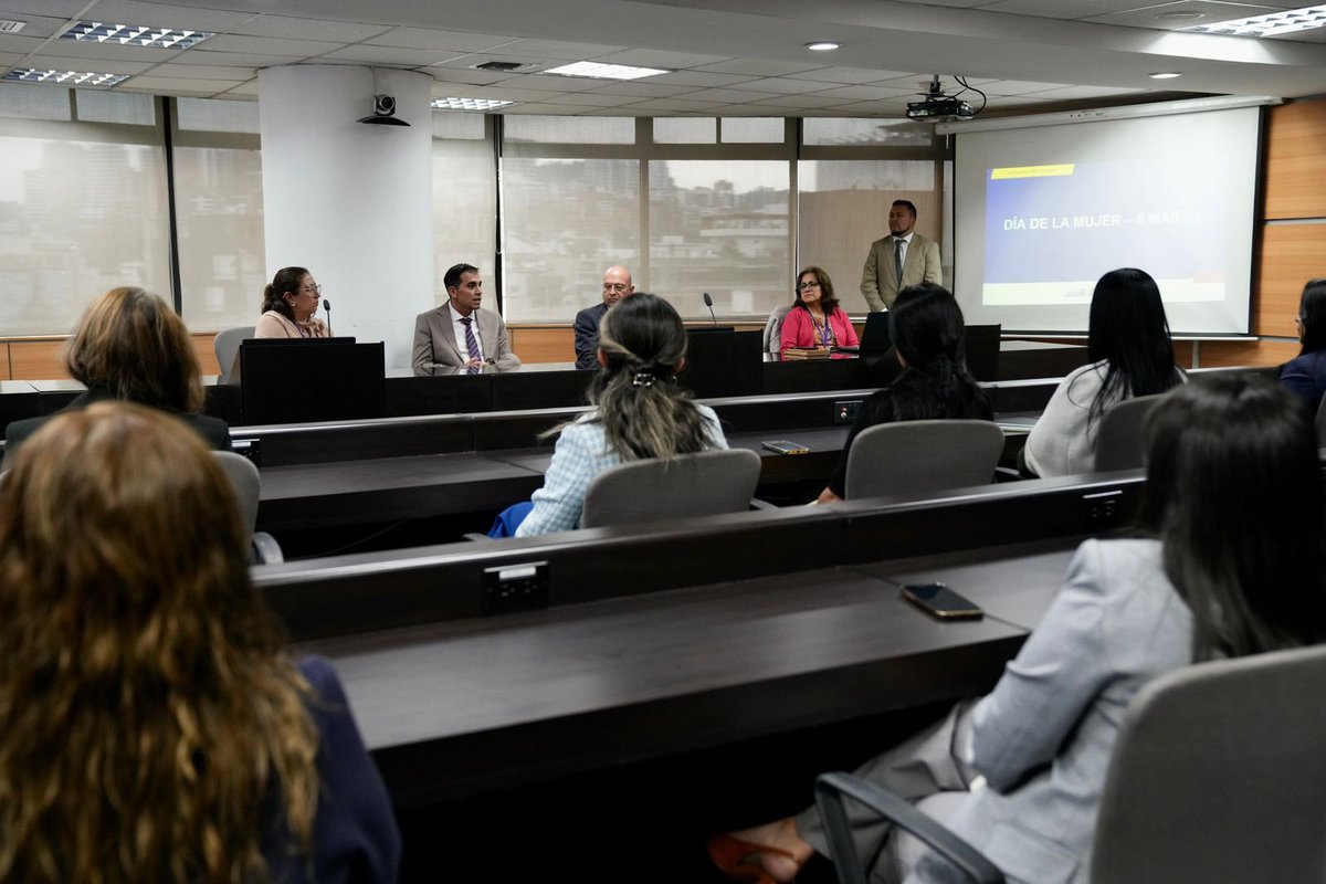 MinTrabajoEc's tweet photo. En el marco del Día Internacional de la Mujer, realizamos un taller de reflexión y aprendizaje para fortalecer el liderazgo y la participación de las mujeres.
Seguimos impulsando más espacios de igualdad y oportunidades. 💜
#ElNuevoEcuador https://t.co/ZxQIbqpU0R