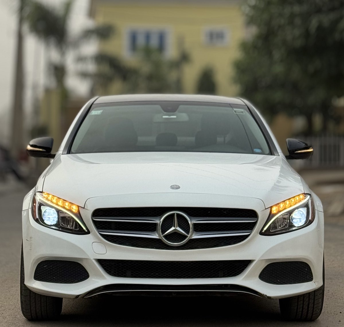 carspleasure_ng's tweet image. EXTREMELY CLEAN USED 

MERCEDES BENZ C300 2017

PRICE TAG 🏷️ N17,000,000

📞08060000269

📍KANO STATE 
@HAHayatu @assiddiqg 
#Asherkine #Laporta #Messi #Gangote #MondayMotivation #Font #Givetogain #sallandık #Aliyu