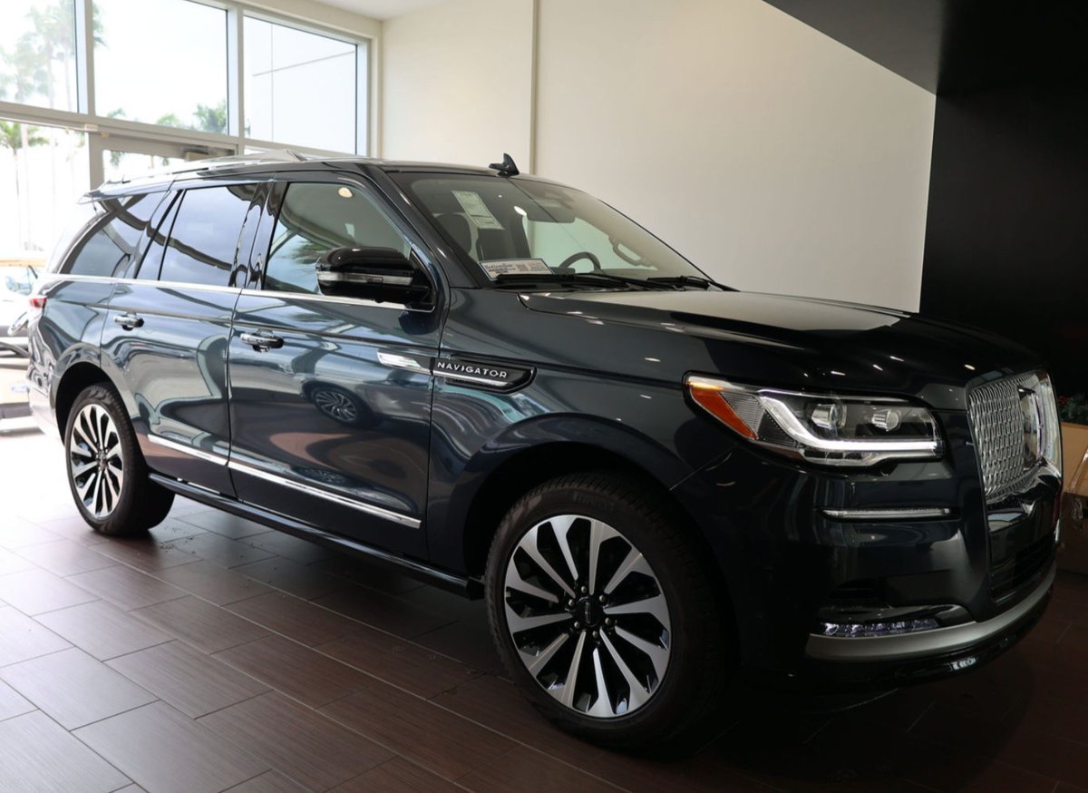 AlPackerLincoln's tweet photo. Space to stretch out. Power that responds with ease. Technology that stays intuitive.
From its bold exterior design to its thoughtfully crafted interior, the Lincoln Navigator is built for those who expect more from every drive.

https://t.co/7GDNwHl4qZ

#alpackerlincoln #lincoln https://t.co/2FvttEBrNc