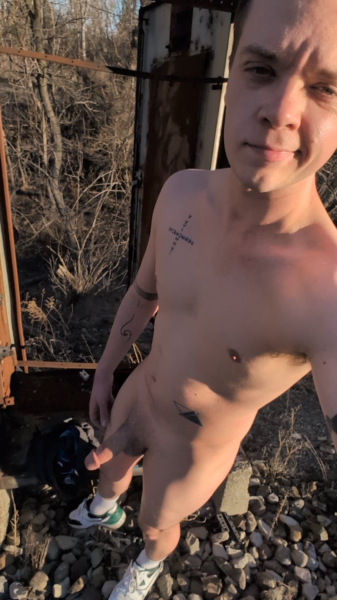 MalcolmPines's tweet photo. Crossed over the 1,000 follower milestone! Very grateful for all the retweets and likes that got me here :) Got plenty more to cum 😈 #twink #gaynude #nudes #poen #horny #sex #gay https://t.co/wS0nlbhZEy