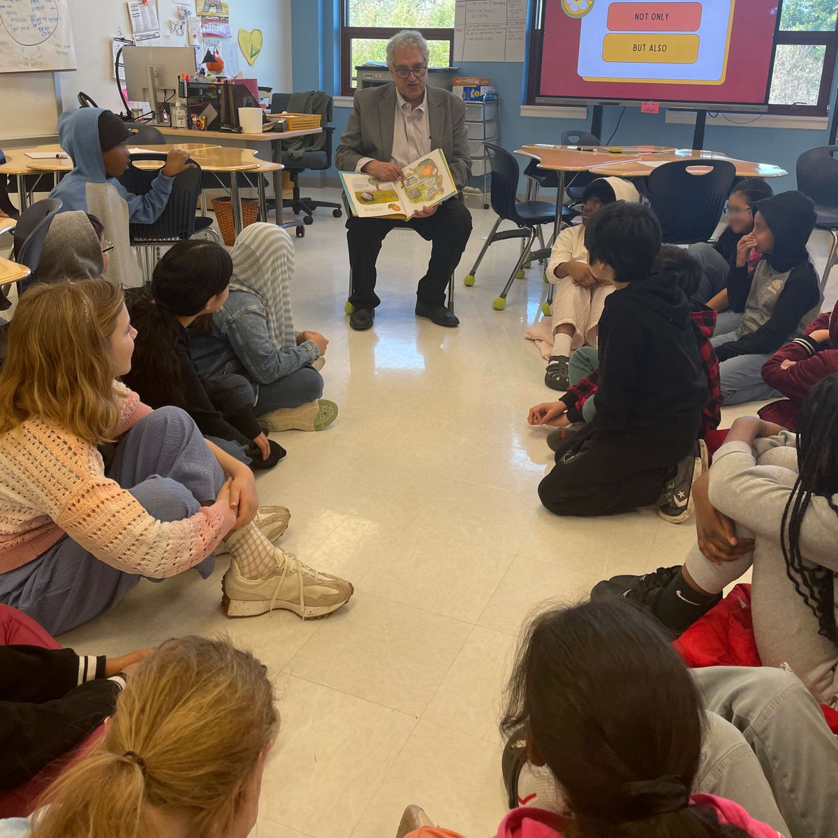 mceanea's tweet image. Celebrating #ReadAcrossAmerica at Burnt Mills ES this morning with our friends @LtGovMiller, MSEA President Paul Lemle, BOE President Grace Rivera-Oven, and @ThomasTaylorEdD was a blast! MCEA President Stein held a rock/paper/scissors tournament to go with his reading.