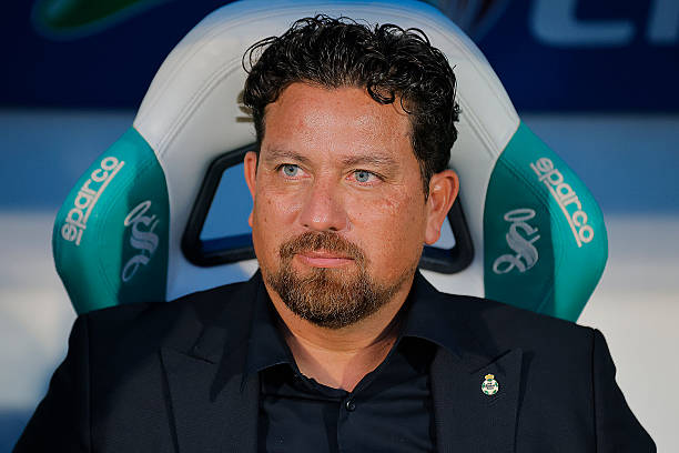 Omar Tapia >>> (Francisco Rodríguez + Tano Ortiz + Nacho Ambriz y hasta Repetto fácil)

Hechos.

¡Duro <a href="/ClubSantos/">Club Santos</a> Duro!