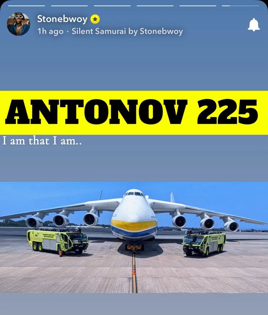 KamaSark1's tweet photo. Efo go buy private jet o... sia with your 2by4 streams??😂 https://t.co/VHkGq4Fk3B