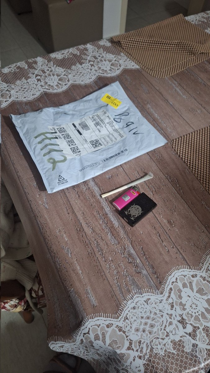 whoisbaa's tweet photo. só fala mal de casamento quem casou errado
acabei de chegar em casa, a roupa tá lavada, a louça limpa, encomenda retirada da portaria e de mimo um beck 

obrigada Deus pelo meu homem 🙏🏼 https://t.co/DtN32mpgDy