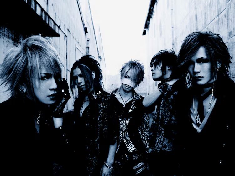 vr_noru's tweet photo. 【#ヴィジュアル系今日は何の日】
the GazettEが幕張メッセにてワンマンライブ「the GazettE TOUR 09 7-SEVEN-」ツアーファイナルを開催した日。
(2009.3.10) https://t.co/dtAW391ezx