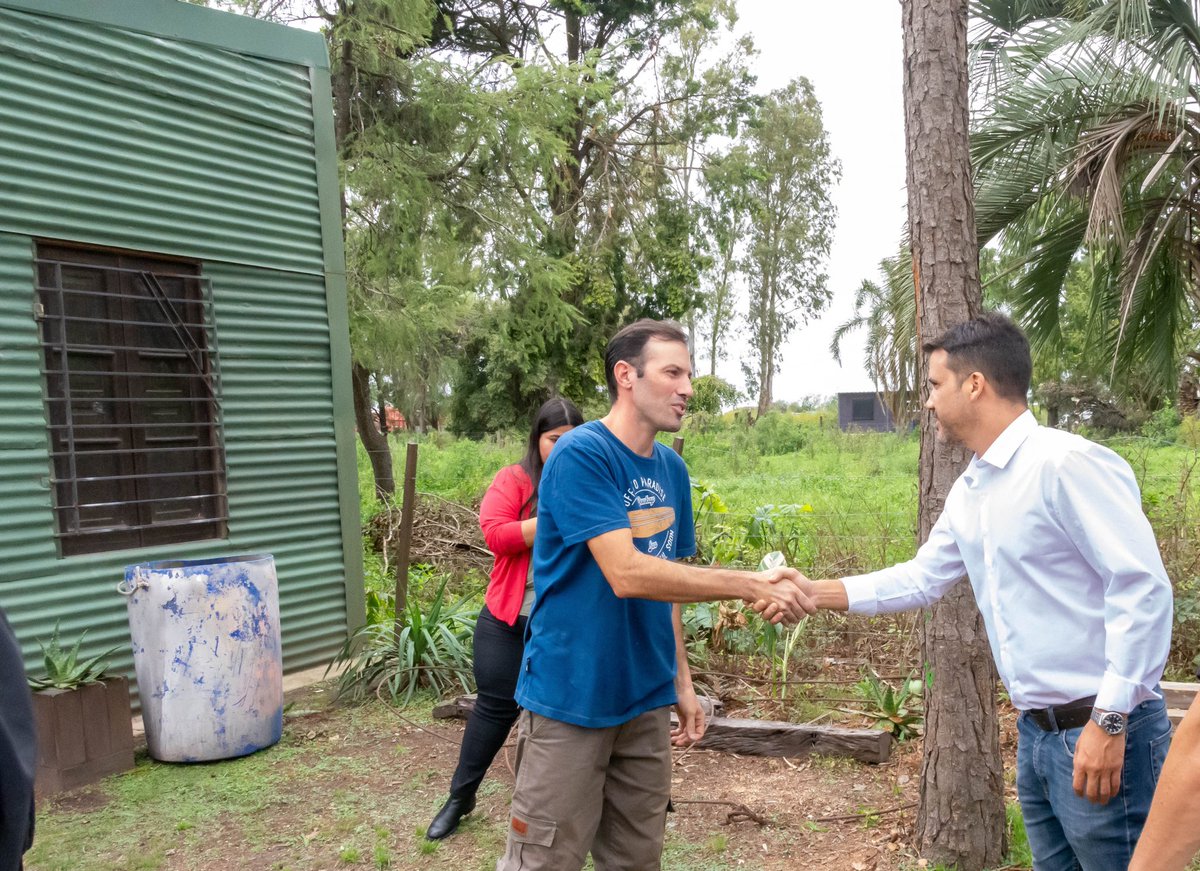 Hoy estuve en Isla Verde y Los Surgentes,  en el Departamento Marcos Juárez, recorriendo las zonas afectadas por la tormenta del 18 de febrero y visitando a familias que atravesaron momentos muy difíciles.

Junto a la intendenta Patricia Delsoglio y al intendente Gabriel