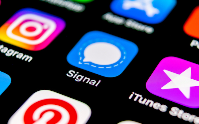 boringpress_'s tweet photo. L’entreprise Signal indique que des comptes d’utilisateurs, dont certains de responsables gouvernementaux et journalistes, ont été compromis via des campagnes d’hameçonnage. Elle précise que le chiffrement et l’infrastructure du service n’ont pas été affectés. https://t.co/6TDHoMeKUg