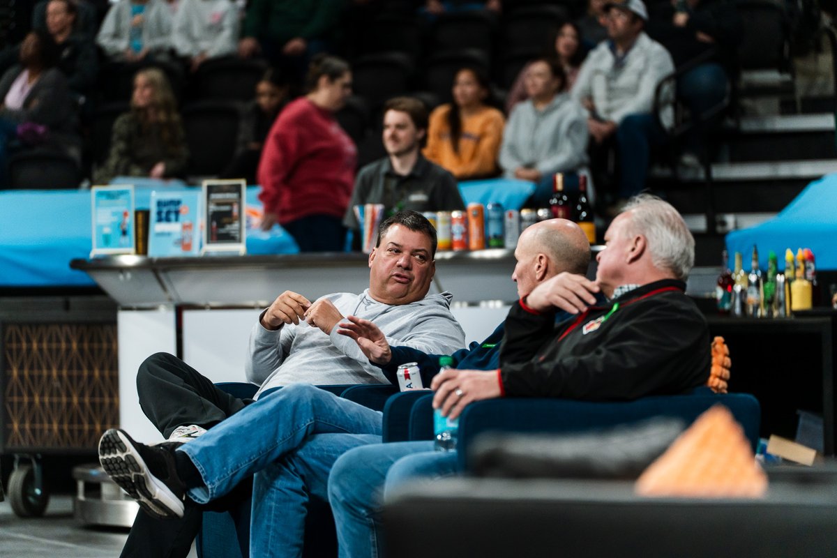 IndyIgniteVB's tweet photo. Courtside is more comfortable with IKEA ποΈ
#IKEAFishers https://t.co/cUCsAc2Dwj