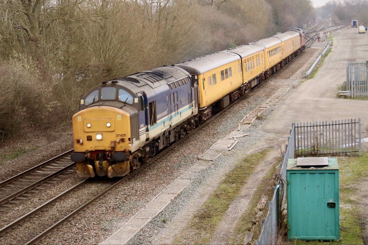 HiPa125's tweet image. #EnglishElectric #Type3 #Class37 powered, Network Rail infrastructure monitoring train, 3Q06 1428 Derby Raul Technical Centre &amp;gt; Exeter Riverside North Yard clears Stenson Jn
