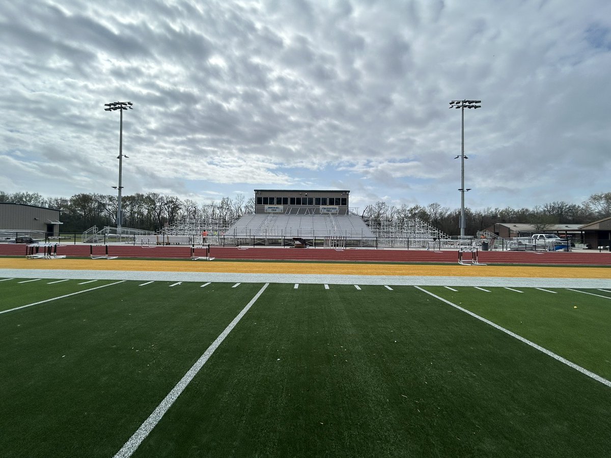 IbervilleAth1's tweet image. The bleacher addition at North Iberville is under way. 
Geaux Bears !!!!

#ibervilleparishschools
#movingforward