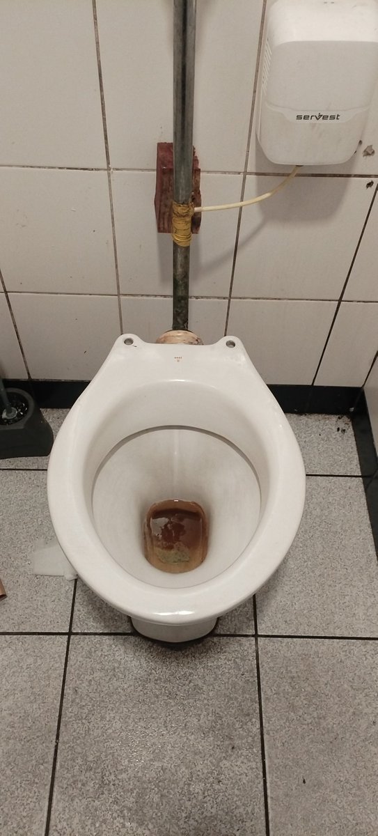 sotho_mosotho's tweet photo. @Clicks_SA Dear @Clicks_SA please look at the condition of toilets in Clicks Centurion "Distribution Center", no toilet paper no soap, dirty toilets @deptoflabour https://t.co/YLbx6Yq67m