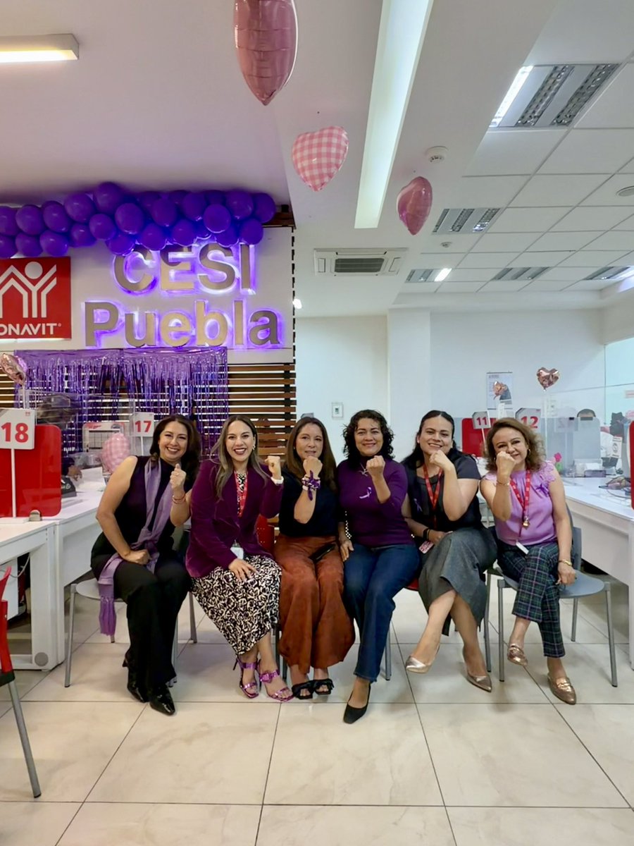 estebiferloza's tweet image. En el #Infonavit #Puebla conmemoramos el #DíaInternacionalDeLaMujer  reconociendo la fuerza, resiliencia y liderazgo de nuestras trabajadoras lideradas por @Claudiashein. Juntos seguimos impulsando la igualdad y el empoderamiento 💜
#DíaInternacionalDeLaMujer #PoderFemenino
