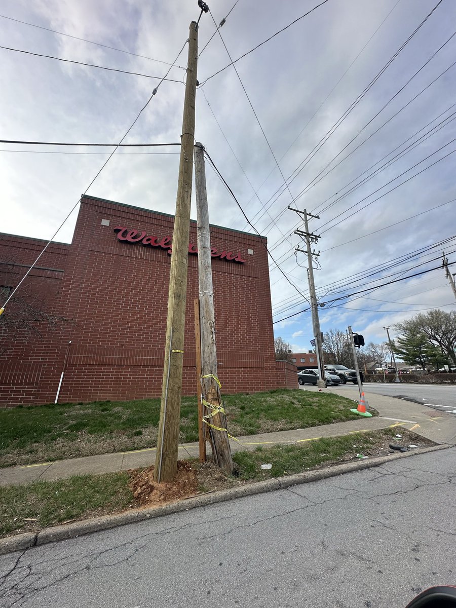 TBone_Williams's tweet photo. @DanBorsch Latest piece of utility art at Bardstown Rd/Taylorsville Rd Highlands intersection. https://t.co/gr4YoTLYpc