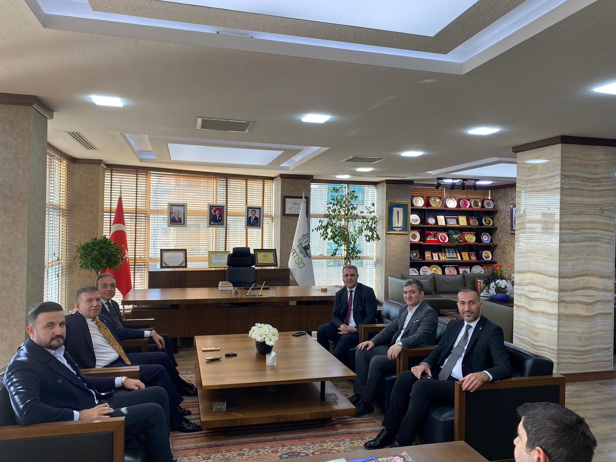 m_mujdeci's tweet photo. 📍BATSO
📍ASKON
📍ASRİAD
📍Ticaret Borsası
İl Başkanımız @SansiHuseyin ve MKYK Üyelerimiz @ismetgergerli , @avmuratcicek ile Batman’ımızın üretim ve ticaret hayatına yön veren kurumlarımızı ziyaret ederek istişarelerde bulunduk.
@fnasiroglu #batso #askon #asriad #batman https://t.co/2aZgUHxmJ3