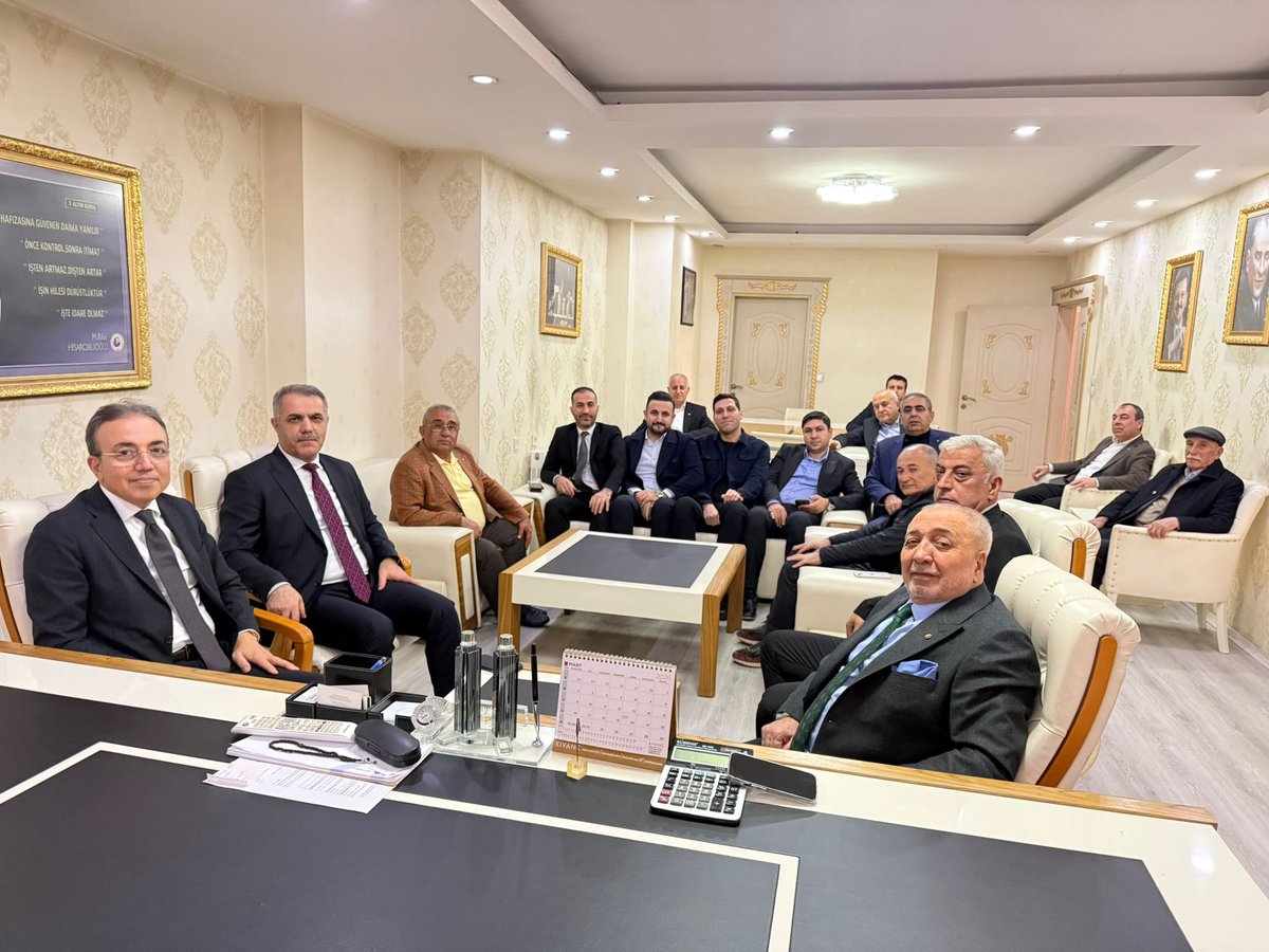 m_mujdeci's tweet photo. 📍BATSO
📍ASKON
📍ASRİAD
📍Ticaret Borsası
İl Başkanımız @SansiHuseyin ve MKYK Üyelerimiz @ismetgergerli , @avmuratcicek ile Batman’ımızın üretim ve ticaret hayatına yön veren kurumlarımızı ziyaret ederek istişarelerde bulunduk.
@fnasiroglu #batso #askon #asriad #batman https://t.co/2aZgUHxmJ3
