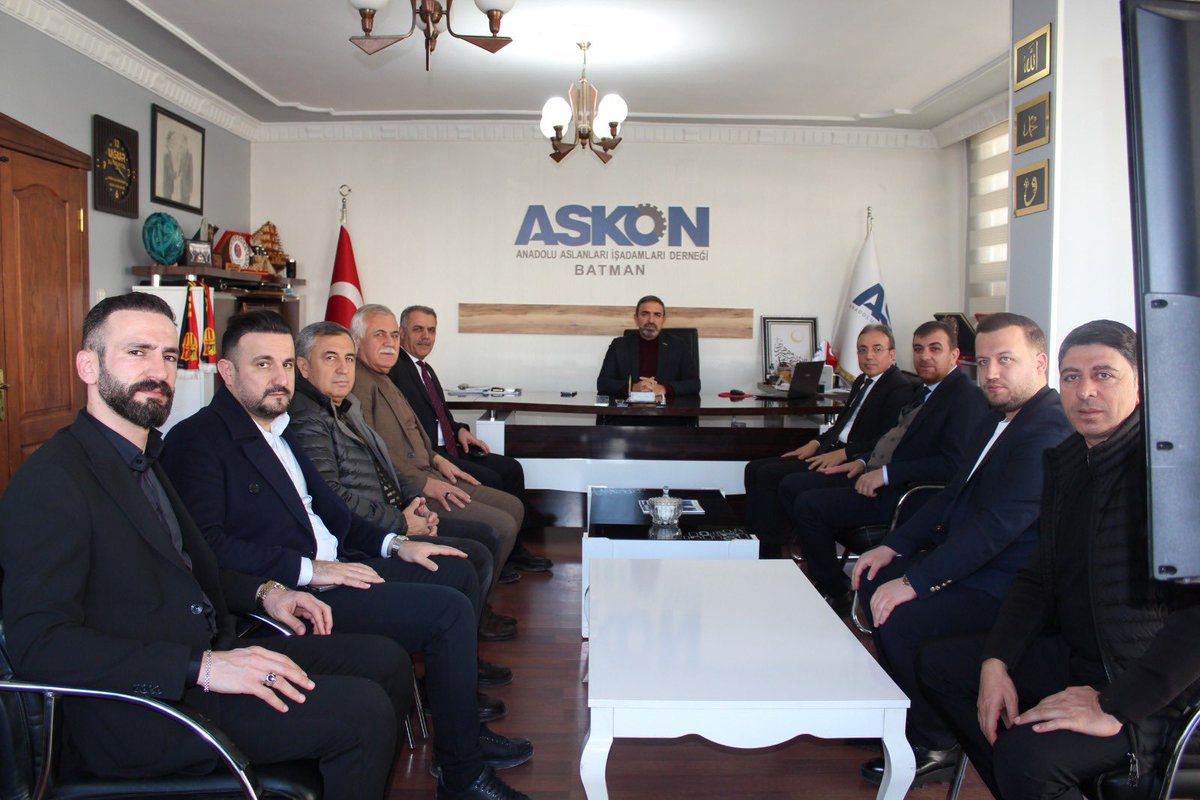 m_mujdeci's tweet photo. 📍BATSO
📍ASKON
📍ASRİAD
📍Ticaret Borsası
İl Başkanımız @SansiHuseyin ve MKYK Üyelerimiz @ismetgergerli , @avmuratcicek ile Batman’ımızın üretim ve ticaret hayatına yön veren kurumlarımızı ziyaret ederek istişarelerde bulunduk.
@fnasiroglu #batso #askon #asriad #batman https://t.co/2aZgUHxmJ3