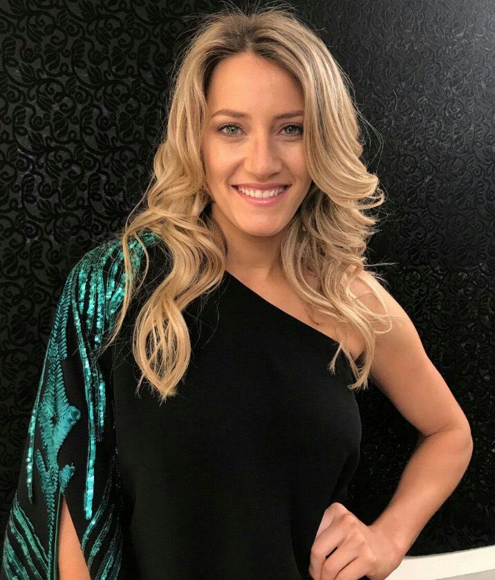 forcendsmicaela's tweet photo. ¡RETO! Lograr veinte rt’s y comentar este tweet con el abecedario + la tendencia.

MICA VICICONTE X LA JUGADA https://t.co/xDpCYeI2y0
