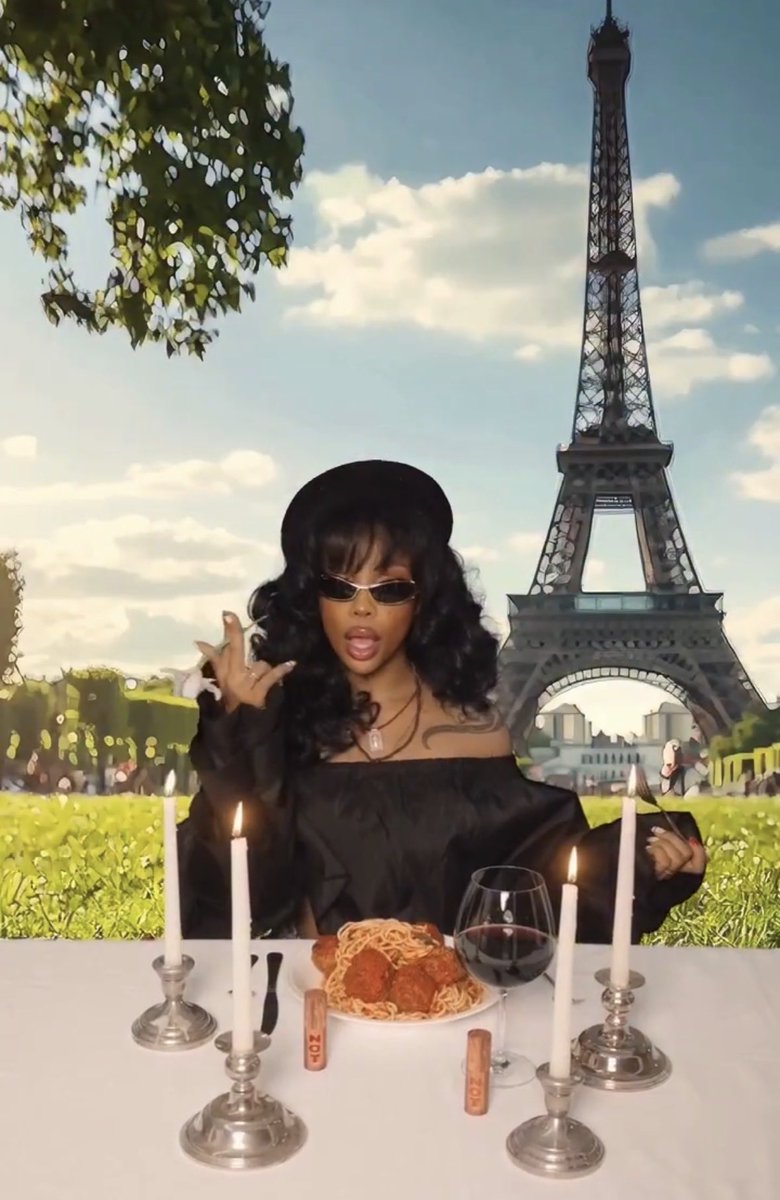 SZAactus's tweet image. SAY « HI PARISSSSS 🇫🇷 » @sza 

@notbeauty is now available in FRANCE ! 

Allez vous craquer et commander? 👀

#notbeauty #sza #makeup #france #paris