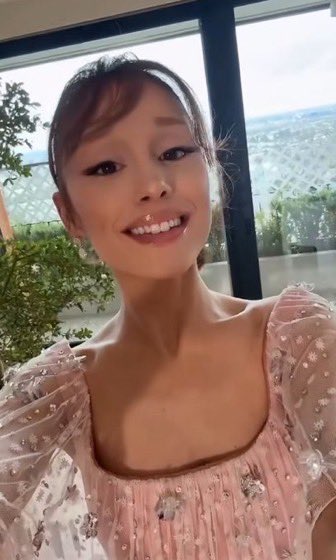 sammy is seeing Ariana ♡ tweet media