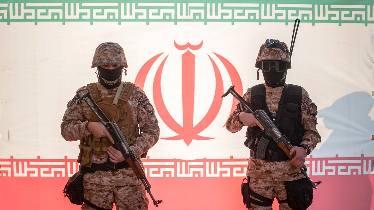 🇮🇷 Iran’s Revolutionary Guards:

“Iran is preparing for a war with the United States that could last **at least ten years.”