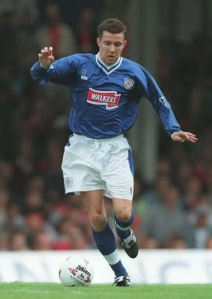 lee1978lcfc's tweet photo. 1996-97 
Walsh 👊
Izzet 🪄
Lennon 🧱
Claridge ⚽
#lcfc #memories 💙🦊 https://t.co/UmFyj2Xo6p