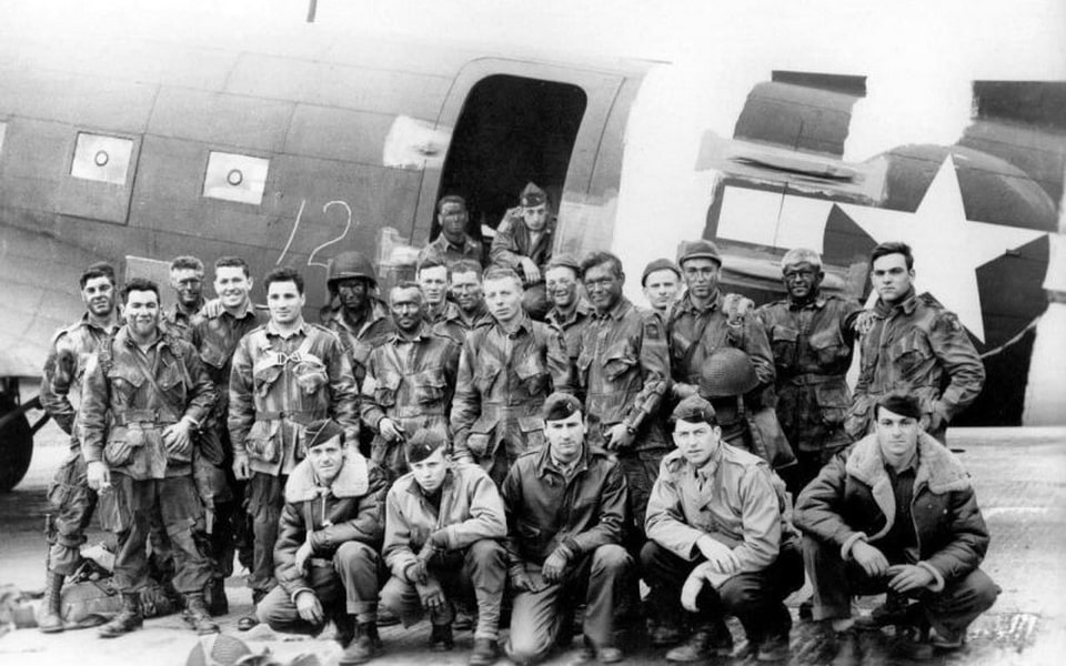 TanksWiki's tweet photo. A esta hora aproximadamente, del 6 de junio de 1944, comenzaban los saltos de la 82.ª División Aerotransportada sobre la zonas de Sainte-Mère-Église y el río Merderet (Misión Boston).

https://t.co/vDObWsNiN4 https://t.co/cpHraEnMcb