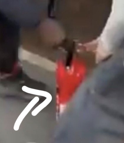 AVPDlife's tweet photo. @ScotsWarrior17 @GillianAndrade1 @STVNews He used one of the black fire extinguishers that is co2 and is used for electrical fires as seen on the fire extinguisher here. If you were trusted enough to use one they you would know about it 😂 https://t.co/ptSrt1seKg