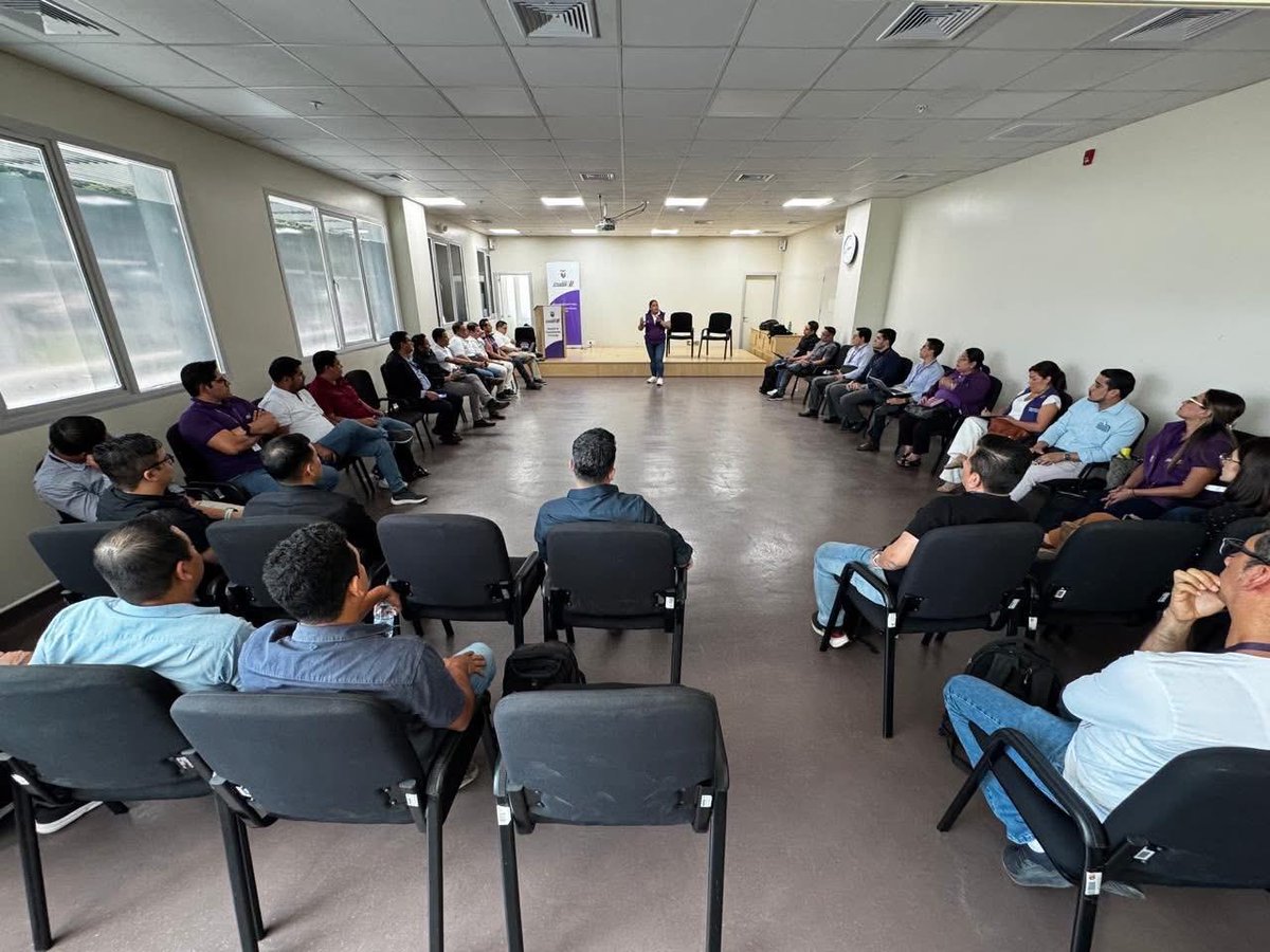 DPManabiSalud's tweet photo. #ElNuevoEcuador | Gerentes de hospitales y directores distritales reciben la socialización del proyecto de Transformación Digital, cuyo objetivo es presentar los lineamientos, alcances
y acciones previstas dentro del proceso de modernización tecnológica del sistema de
salud. https://t.co/1AAwSW5TFm