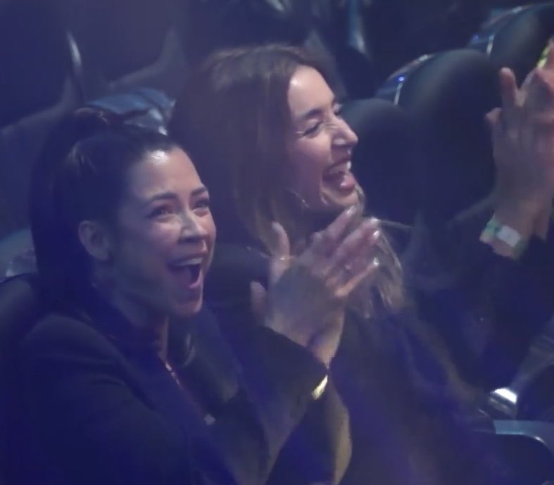 ~𝙡𝙞𝙫𝙫𝙫 ❀ tweet media