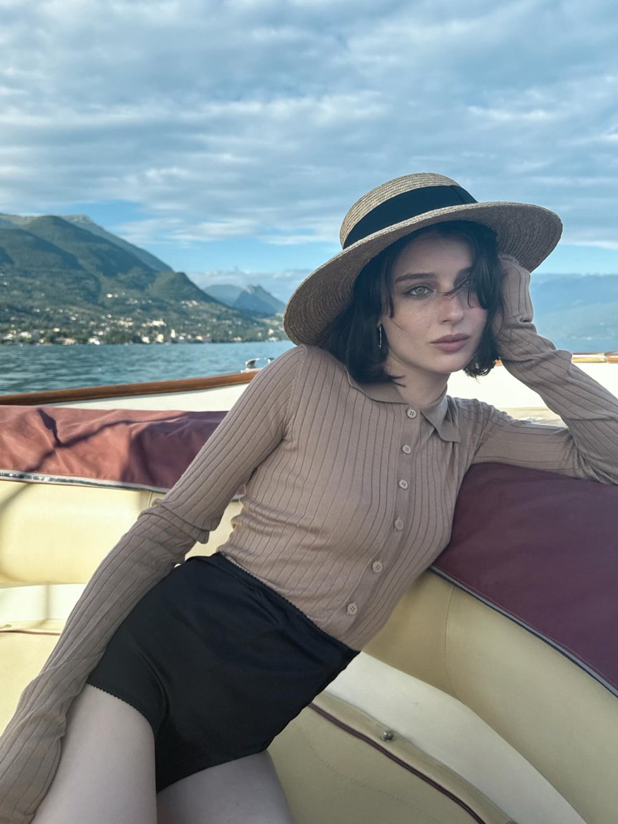 Daily Celebs tweet media