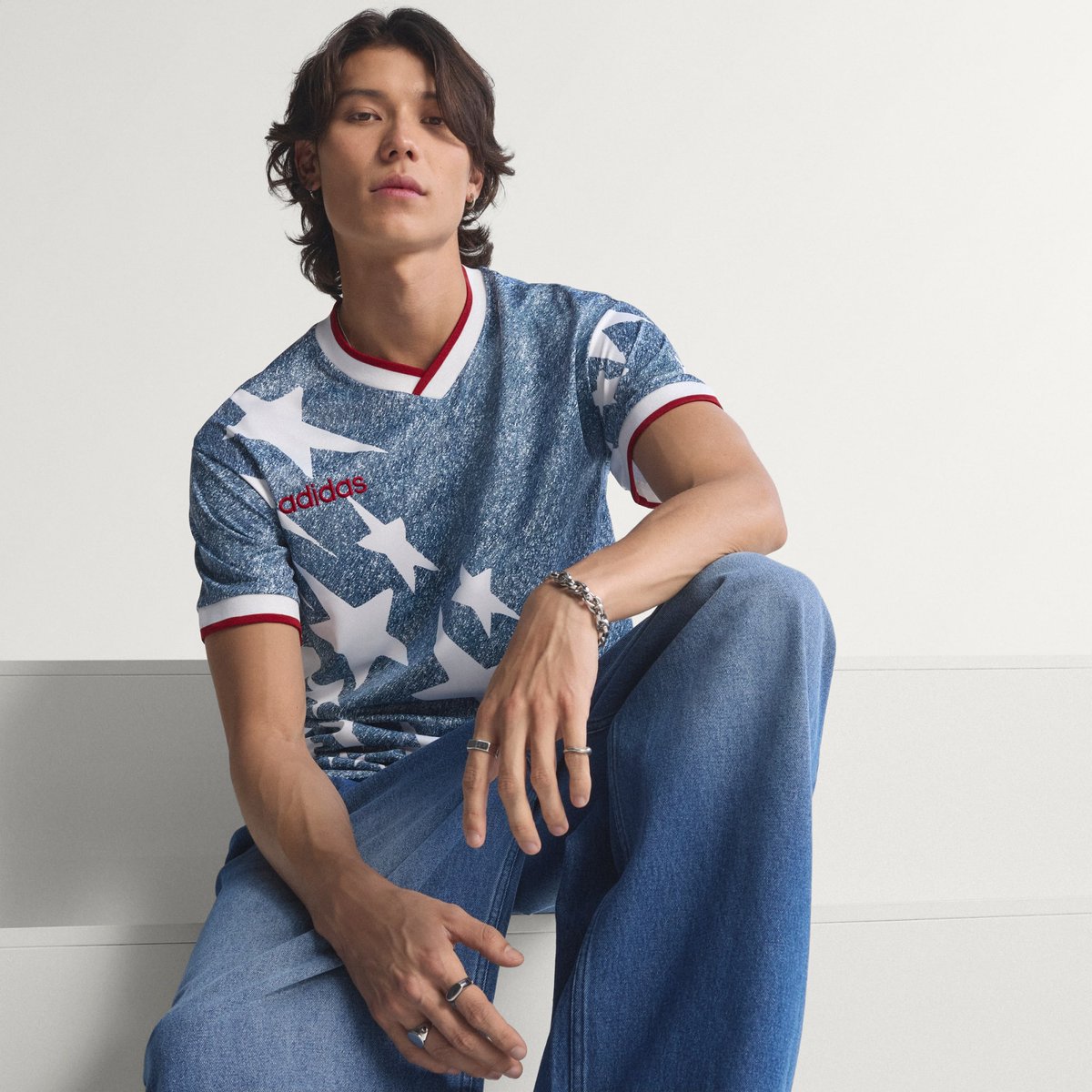 footballshirt's tweet image. Based on the design of the United States 1994 World Cup Away shirt, the adidas Denim Graphic Jersey has been unveiled.

Read more: footballshirtculture.com/new-kits/denim…

#ussoccer | Football Shirt Culture | Soccer Jersey | Camiseta de Futbol