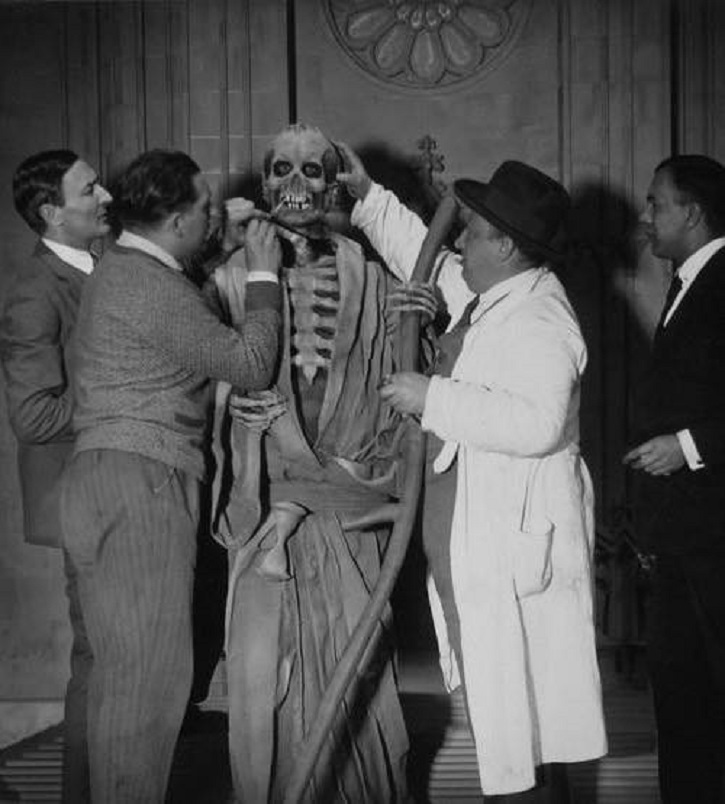 Behind the scenes of Fritz Lang’s 1927 film METROPOLIS.