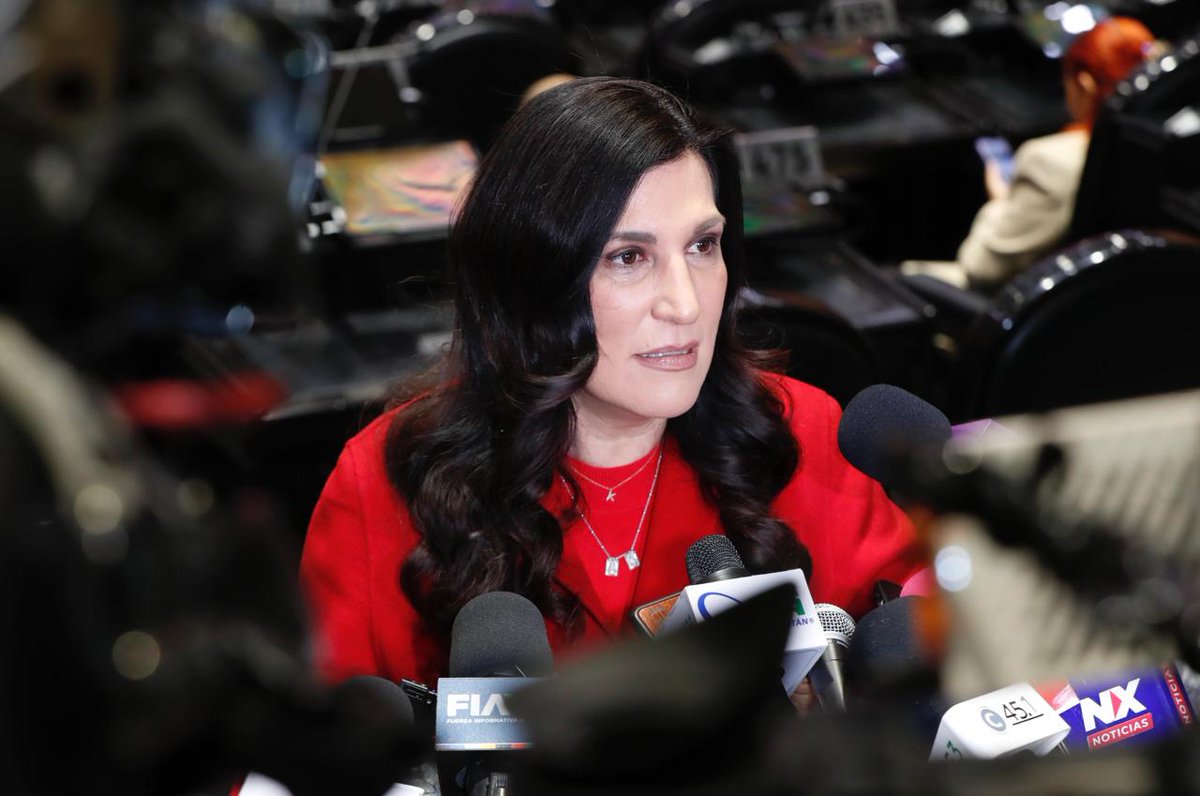 Cooperar con el continente en la lucha contra la delincuencia es necesario y preservar nuestra soberanía es indispensable: Kenia López Rabadán

Conoce más en 👉 tallapolitica.com.mx/cooperar-con-e…