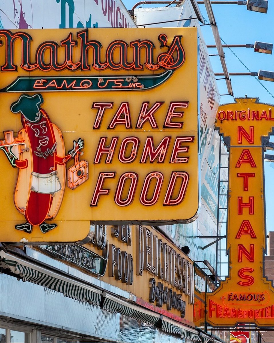 Nathan's Famous tweet media