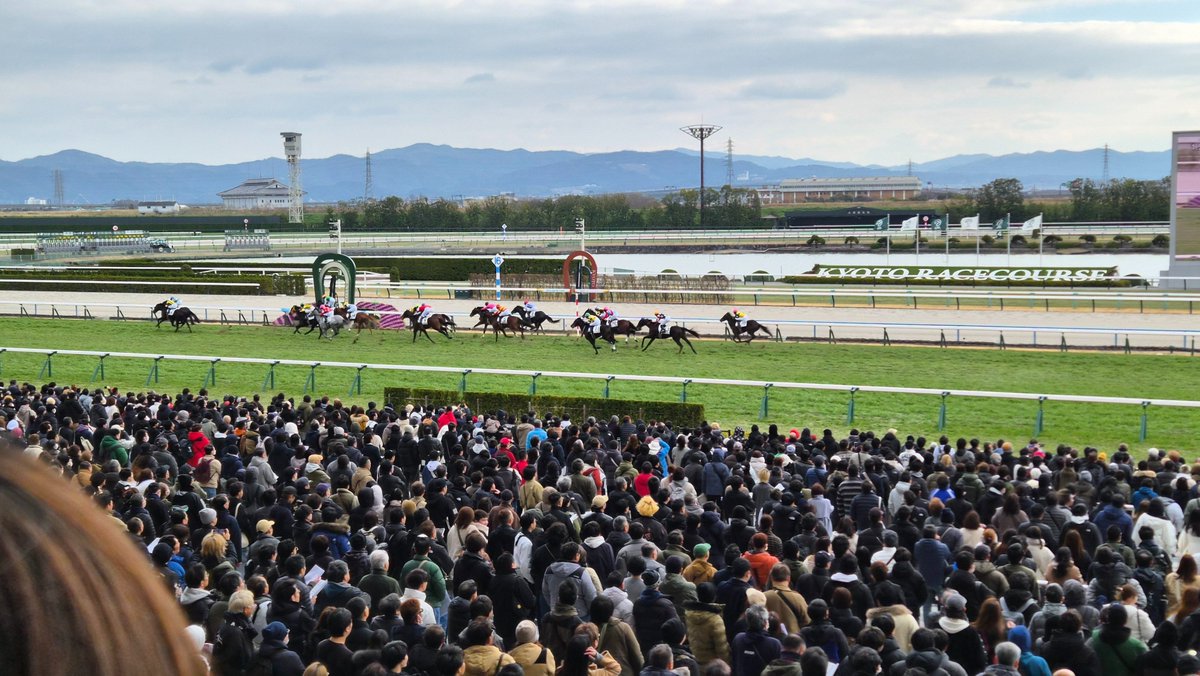 Attend any JRA race day (G1 race or not) and it becomes immediately clear how little it needs to work with uma

You'll definitely find uma fans there, but for the most part, it's normies (casual horseplayers), families, and women (a group the JRA explicitly markets to)