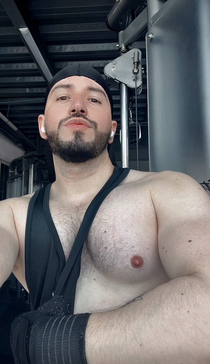 FranSimpson28's tweet image. #Nippe #gym #breast #man