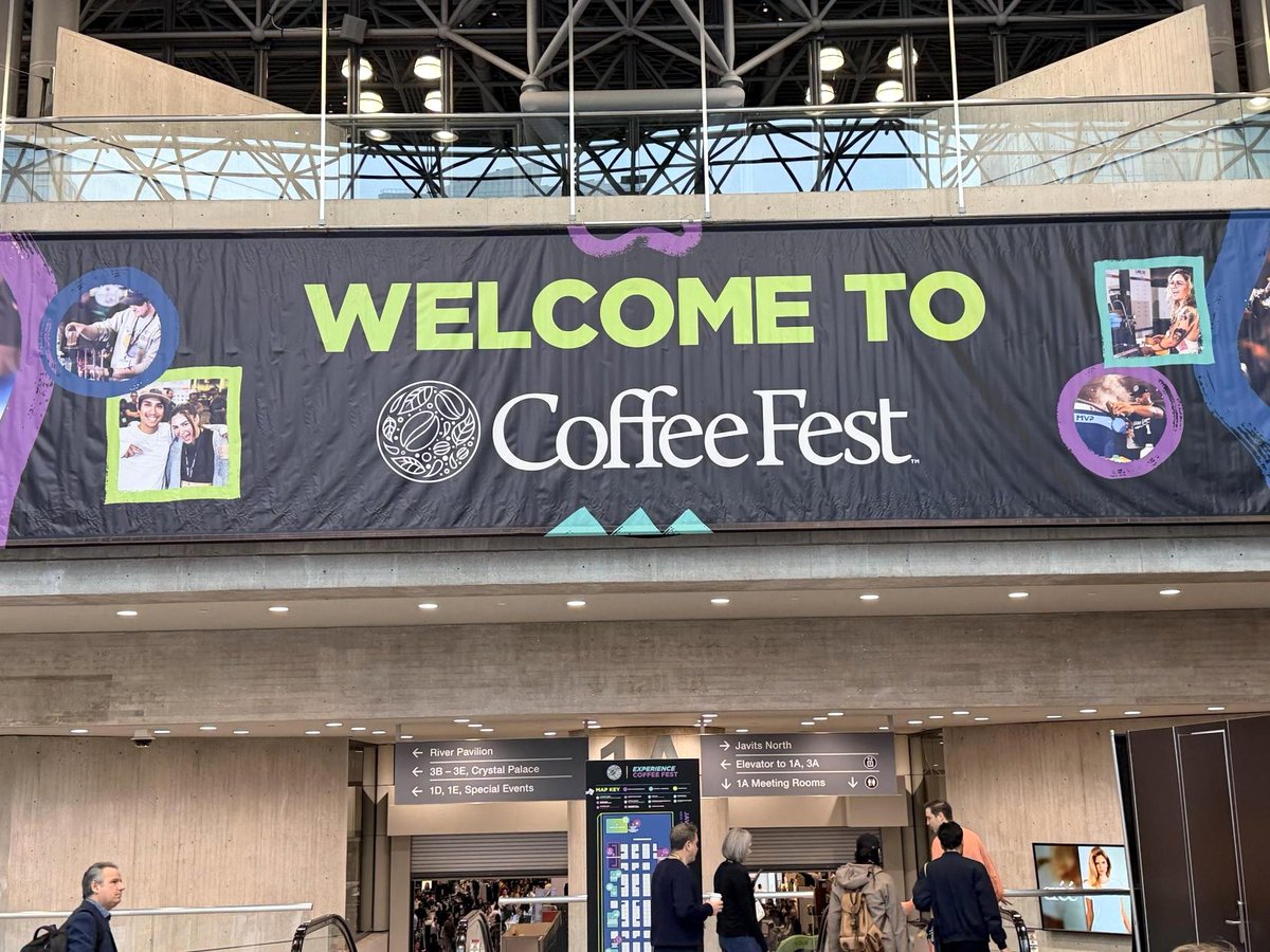 theexpogroup's tweet image. The @CoffeeFestShow floor is buzzing, and it’s not just from the caffeine! 

We’re proud to partner with @ClarionEventsNA on this event featuring workshops, training, and valuable connections for professionals in the specialty coffee business.

#CoffeeFestNewYork #tradeshows
